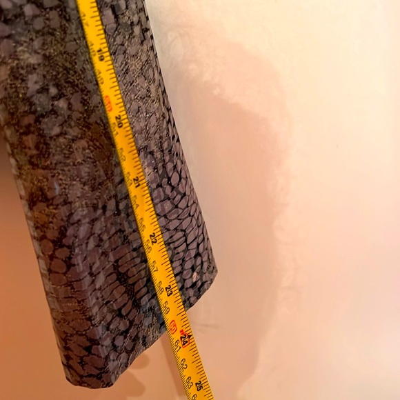 Jackets Galore. Silver Pattern Jacket with small sparkles inside. Size S. Korea - Picture 8 of 9